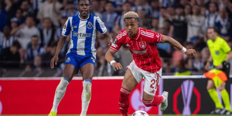 Milani zgjidh problemin e sulmit; kuqezinjtë transferojnë papritur talentin e Premier League