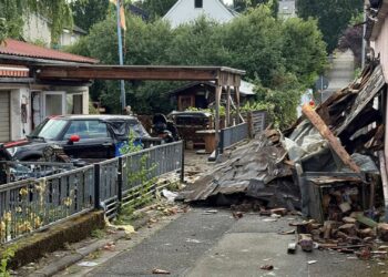 Moti i keq në Gjermani: Një person vdes, disa të plagosur, 60 shtëpi të dëmtuara