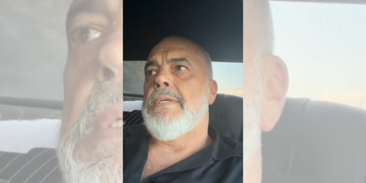 Mund të sqaroni: a dëshironi të mbaj të gjithë përmbajtjen (duke tejkaluar 15–18 fjalë) ose të shkurtoj titullin (duke hequr/djegur pjesë të frazës së dytë)?