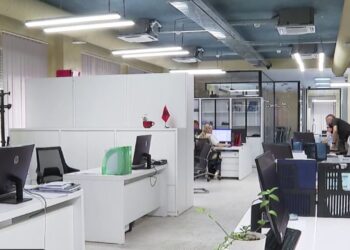 Ndryshojnë rregullat e punësimit: Shqipëria hap dyert për diasporën dhe parashikon profesionet e së ardhmes