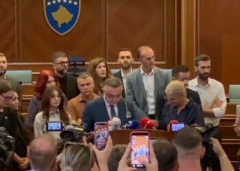 Në Kuvend mblidhen PDK-ja dhe AAK-ja, Dehari këmbëngul për marrëveshje politike
