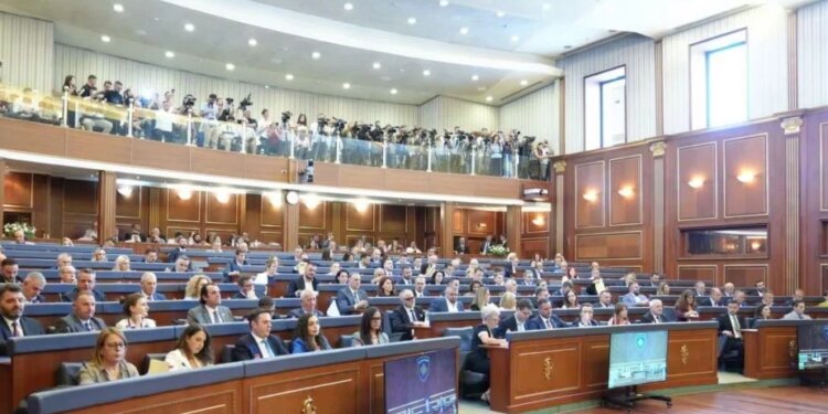 Negociatat e dështuara në Kosovë, zbulohen prapaskenat: LDK kërkon Presidentin për Vjosa Osmanin, Kurti ofron vetëm ministri
