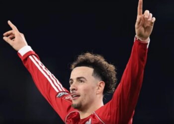 Negociatat për Curtis Jones zhbllokohen, Inter pranë marrëveshjes me Liverpool