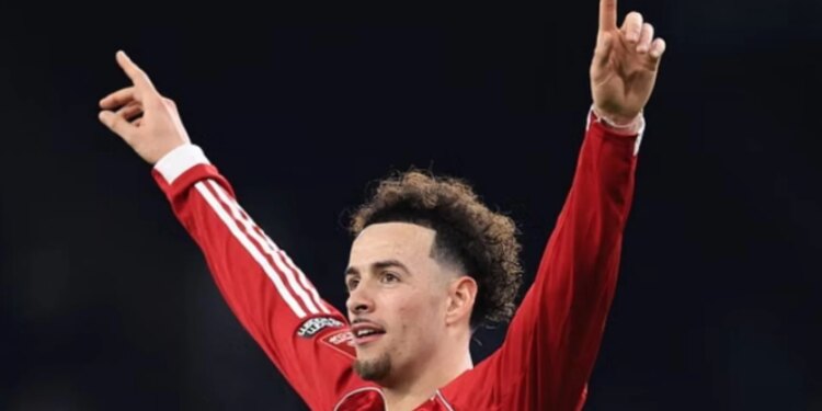 Negociatat për Curtis Jones zhbllokohen, Inter pranë marrëveshjes me Liverpool