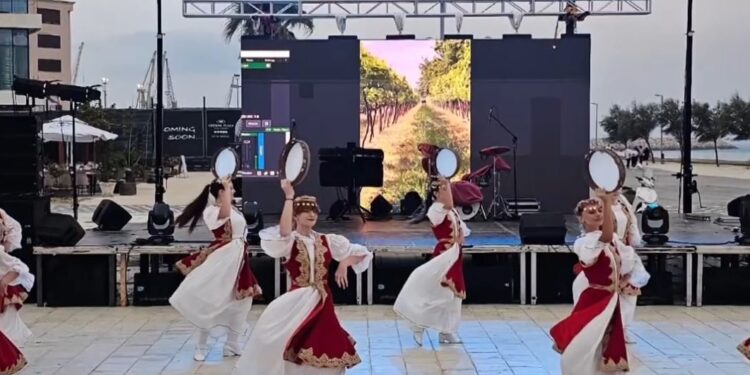 Nga Thethi në Korçë: muzika, folklori dhe arti gjallërojnë fundin e gushtit në Shqipëri