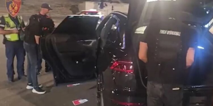Nga Tirana në Vlorë e Sarandë, policia aksion surprizë për drogë dhe armë, disa të arrestuar