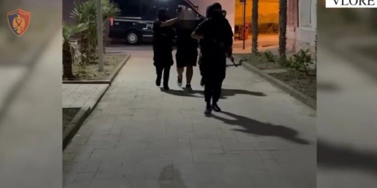 Nga Vlora në Sarandë, aksion policor kundër lëvizjes me armë dhe lëndë narkotike, arrestohen katër persona