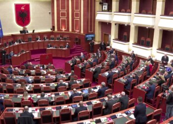 Nga dietat te karburanti: Mbi 700,000 euro për deputetët në korrik; rimbursuan qiratë edhe ata që deklaruan miliona