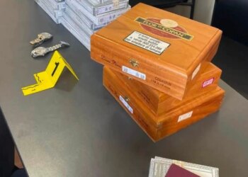 Ngecin në portin e Durrësit, Rolex-i dhe 351 puro tentuan t’i fusin në Shqipëri të padeklaruara
