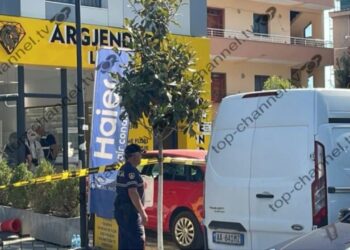 Një çekiç për kapjen e grabitësve; vijojnë hetimet në Paskuqan, policia kontrollon banesën e të dyshuarit