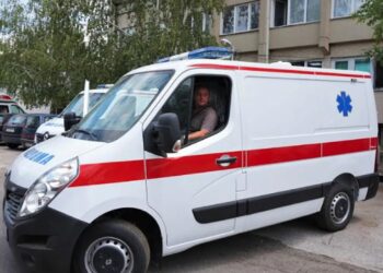 Një person në Shkodër humb jetën pasi u godit aksidentalisht nga një pemë teksa priste dru në pyll
