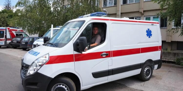 Një person në Shkodër humb jetën pasi u godit aksidentalisht nga një pemë teksa priste dru në pyll