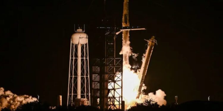 Një pjesë e raketës SpaceX gati të përplaset në Hënë, reagon NASA: Nuk ka asnjë rrezik për Tokën