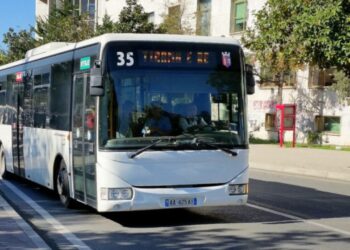 Operatorët e transportit publik paralajmërojnë reduktim të flotës me 20–30% për shkak të krizës financiare