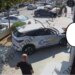 Pamje të rënda nga Durrësi: Taksisti humb kontrollin, makina përplas 66-vjeçarin në trotuar; kalimtarët e tjerë shpëtojnë mrekullisht