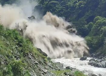 Pamjet satelitore tregojnë përmasat e përmbytjeve shkatërruese në Nepal