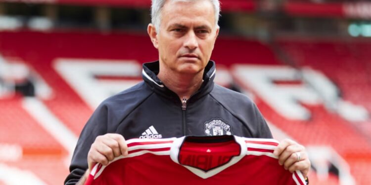 Pas Realit firmosa me United për të zëvendësuar Fergusonin, tregon Mourinho; prapaskenat bujshme: Në fund zgjodha Chelsea-n