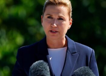 Pas komentit mbi hundën, kryeministrja e Danimarkës iu përgjigj kirurgut plastik: Jam e lumtur me trupin tim