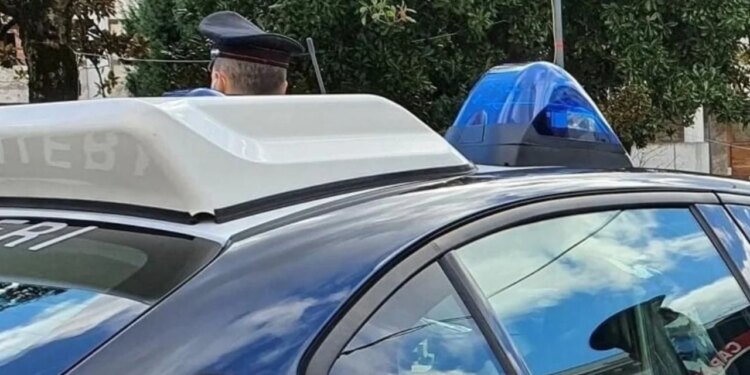 Pas konfliktit brenda shtëpisë, 83-vjeçari merr thikën e vret të birin në Itali