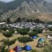 Pelegrinazh në Tomorr: mijëra besimtarë ngjiten në Malin e Shenjtë për festën e Abaz Aliut
