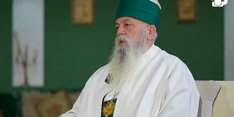 Pelegrinazhi në Tomorr, mijëra besimtarë iu drejtuan teqesë së Kulmakut; Baba Mondi: Shqiptarët të bashkuar