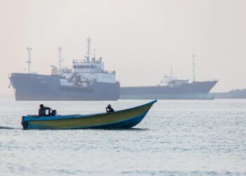 Përparime në bisedimet mes Omanit dhe Iranit; SHBA pret së shpejti marrëveshje për lundrimin në Hormuz