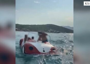 Pesë turistë suedezë shpëtohen në Ksamil pasi rrezikuan të mbyteshin në det