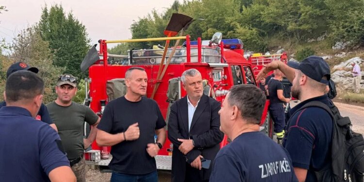 Prefekti i Tiranës Hajdari: Ditët në vijim kërkojnë më shumë angazhim; ligji do ndëshkojë këdo që rrezikon jetën