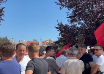 Protestat në Belsh e Selenicë për hartën territoriale sjellin reagimet e para nga deputetët dhe kryebashkiakët