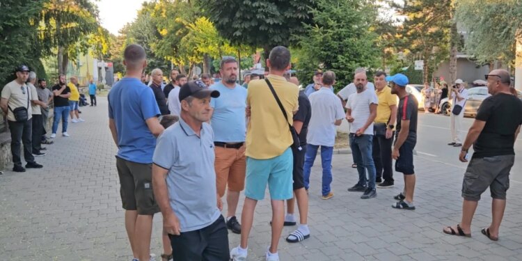Protestë në Maliq pas propozimit të PS për Territorialen; banorët: Përse të shkojmë në Korçë kur kemi bashkinë?