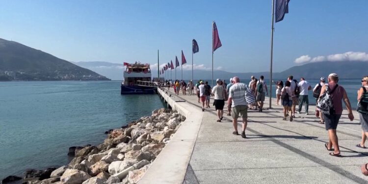 Qershori solli më shumë turistë: vizitorët u rritën 17%, të huajt 21%; hotelet mbeten zgjedhja kryesore