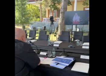 Rama nxjerr videon nga takimi me ministrat në Pogradec; ja çfarë mendimi ka Diella për Mirela Kumbaron