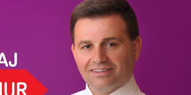 Rama përzuri nga mbledhja pas djegies së kartave të PS-së, kush është kryebashkiaku i Poliçanit me 6 mandate