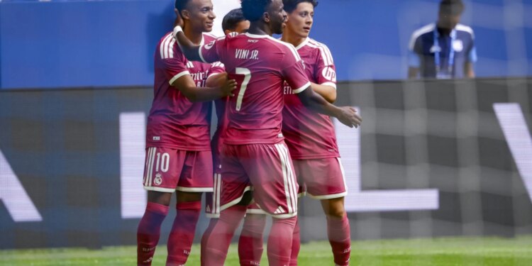 Reali i Madridit i Mourinhos mposht lehtësisht Schalken, pa mëshirë nën shenjën e Mbappe