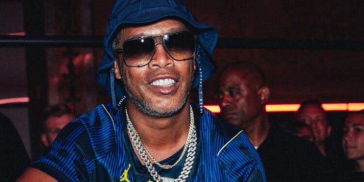 Ronaldinho, mes Ravennas dhe basketbollit, braziliani është në bisedime për blerjen e klubit AS Monaco