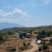 Rreth 60 familje në Gjirokastër ankohen për plehrat dhe insektet