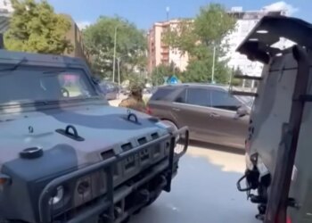 Rrezik për sigurinë në Kosovë? Shefi i KFOR-it: Trupat ushtarake mund të shtohen