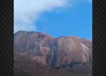 Rrëzohet helikopteri pranë malit Ololokwe në Kenia; humbin jetën 7 persona