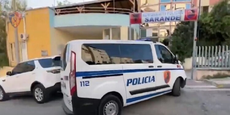 Shefi i krimeve të Sarandës, Mateo Bakalli, dhunohet nga disa persona; ka dëmtime në trup e fytyrë