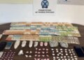 Shpërndanin drogë me makinë në Mykonos; në pranga dy shqiptarët, policia sekuestron 65 mijë euro, zbulohen identitetet