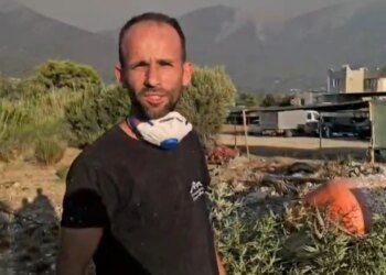 Shqiptarët në Greqi rrëfejnë tmerrin: zjarret dhe përplasja e helikopterëve; pamë të djegur brenda, policia na tha iknim