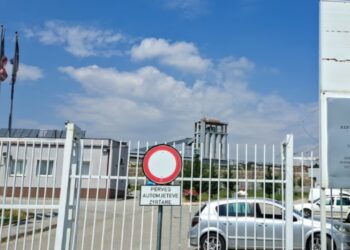 Shtetasi iranian i ndaluar në Aeroportin Ndërkombëtar të Prishtinës kërkon azil në Kosovë: Ndihem i kërcënuar atje