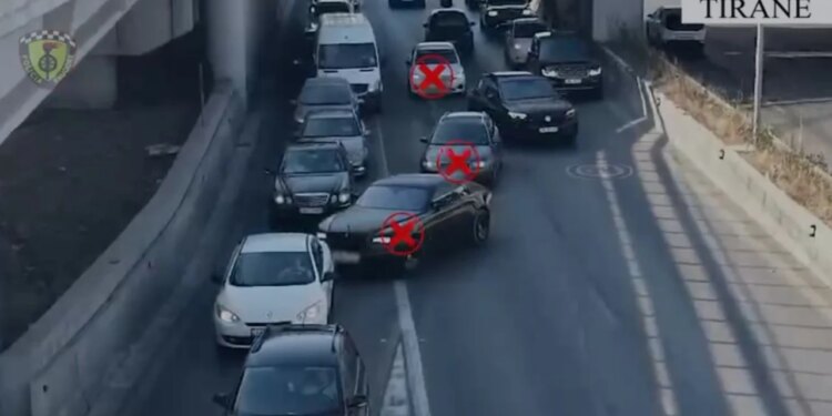Siguria rrugore në alarm: Brenda një jave mijëra shkelje në Tiranë, alkooli dhe përdorimi i celularit në timon