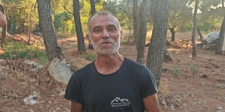Skifteri shqiptar që hyri mes flakëve dhe rrezikoi jetën për të shpëtuar shtëpitë në Psatha të Greqisë