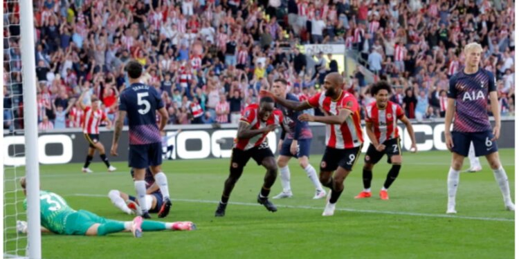 Skuadra e Tottenham ishte katastrofike në fushë, dhe Brentford i dha një leksion futbolli skuadrës londineze