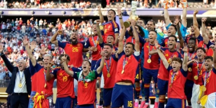 Spanja e përçarë: Barcelona anulon homazhin për kampionët, baskët fërshëllejnë, De La Fuente: Sa keq