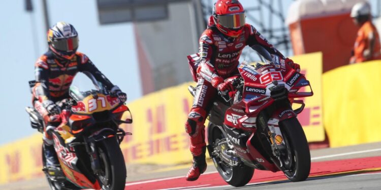 Spektakël në Aragon: Marquez i pandalshëm drejt titullit, fundjavë e hidhur për Francesco Bagnaia-n
