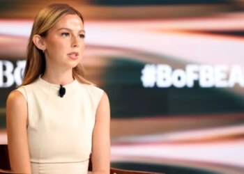 Sydney Towle, 26-vjeçarja, humbi betejën me kancerin e rrallë; dokumentoi luftën dhe frymëzoi mbi një milion ndjekës