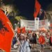 Tensione në tubimin e 70-të para Kryeministrisë; protestuesja Mos më prek bllokon fjalimet, mbyllet me marshim në kryeqytet
