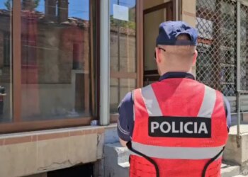Tentativë vrasjeje në një lokal të frekuentuar në Elbasan; policia në kërkim të autorit